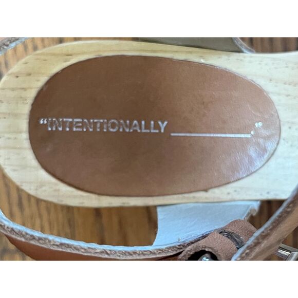 Intentionally Blank Tan Strappy Heel Clog Sandals Shoes Women's Size 7 - Picture 5 of 13